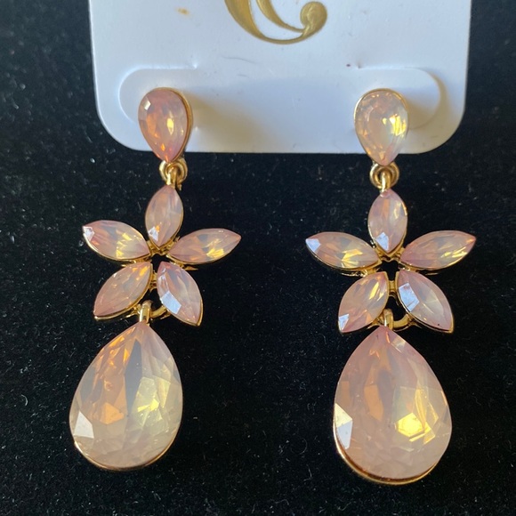 Charming Charlie, Pink Light Dangling Earrings, Beautiful ( Hermoso)❤️💜🧡🔥❣️💚 - Picture 1 of 5